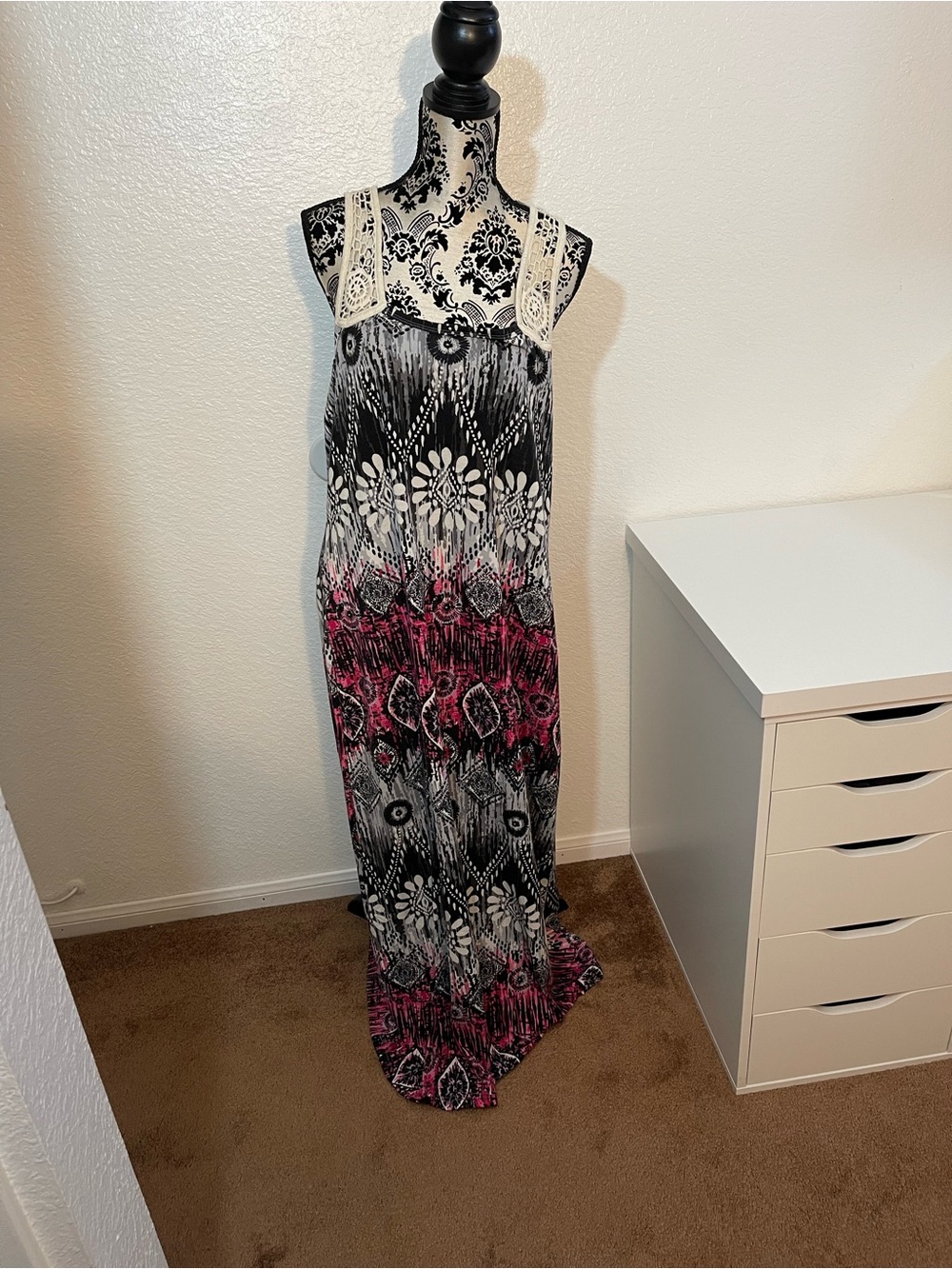 🌞Caren Sport Crochet Straps & Back Maxi Dress